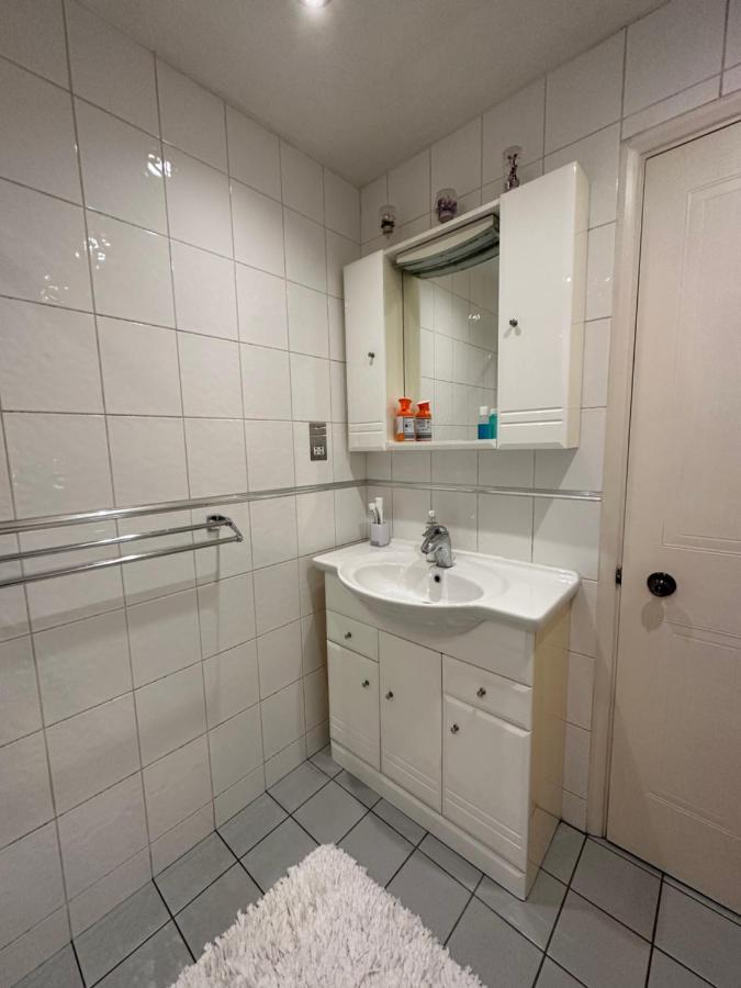 Cozy Private Room For Single Use Londres Extérieur photo